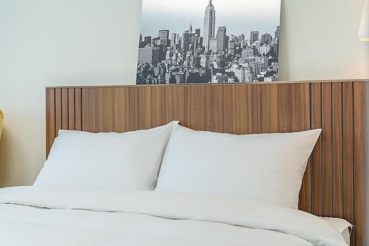 Room 395 of 640