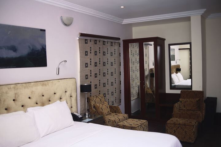 Room 23 of 45