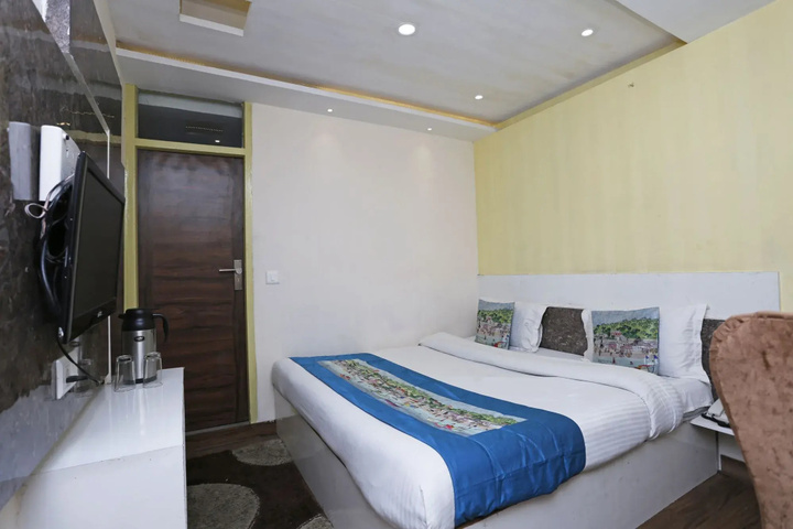 Room 3 of 14