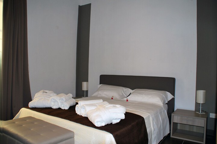 Room 10 of 18