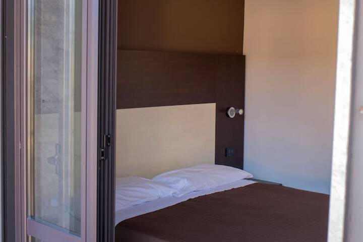 Room 6 of 61