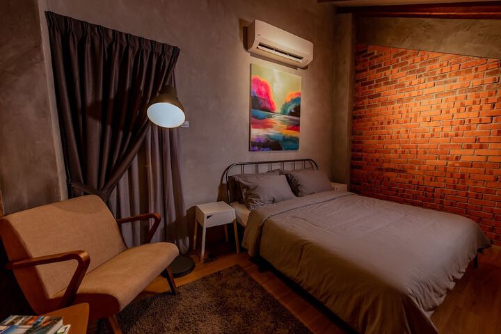 Room 17 of 120
