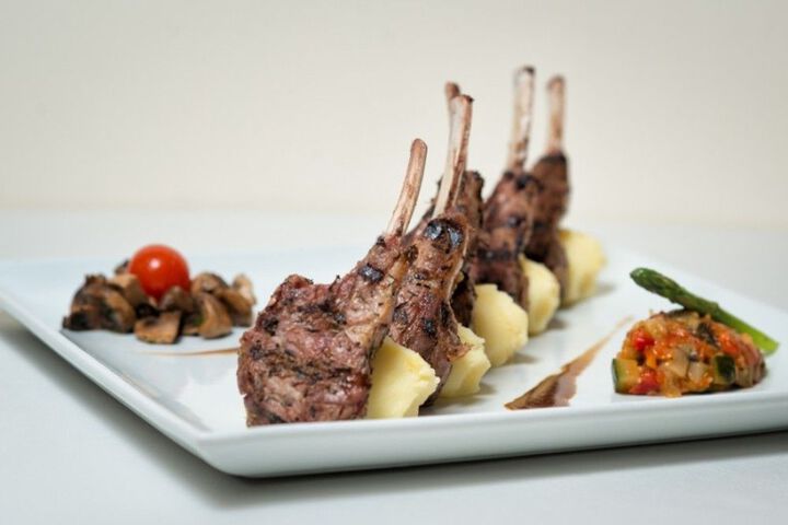 Dining 23 of 77