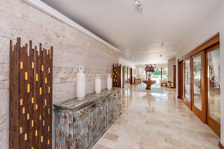Hotel Interior 68 of 89