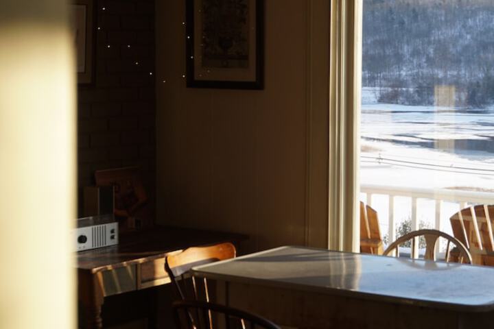 Dining 24 of 35