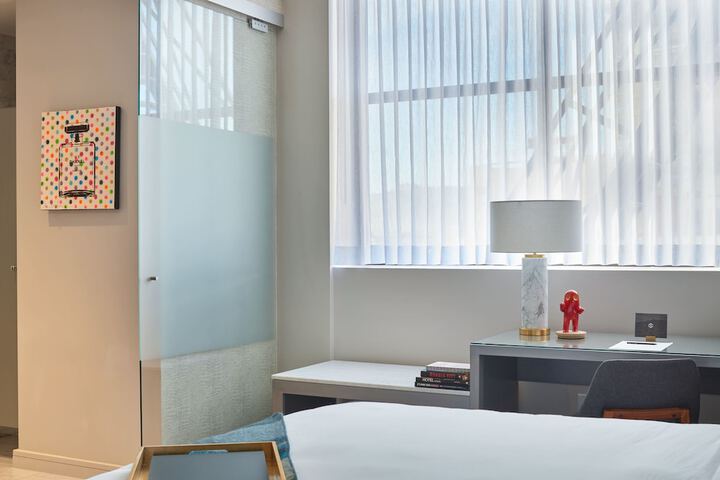 Room 10 of 100