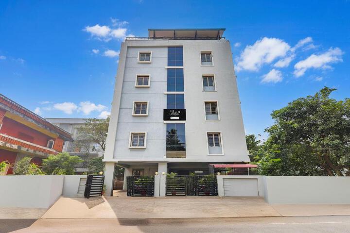 Exterior of OYO Collection O Kakinada Near JNTU