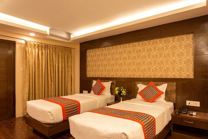 Room 11 of 80