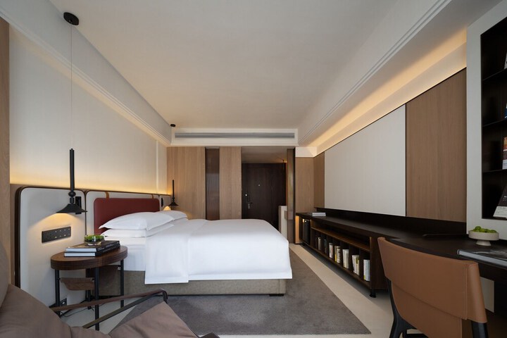 Room 11 of 64