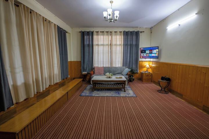 Room 7 of 13