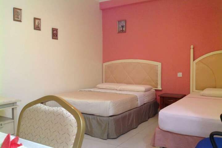 Room 12 of 32