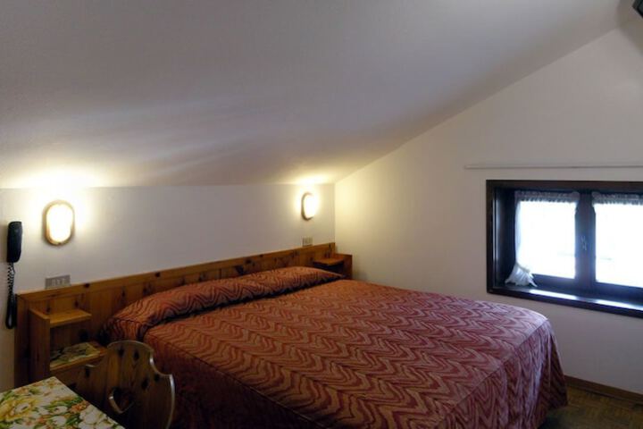 Room 22 of 63