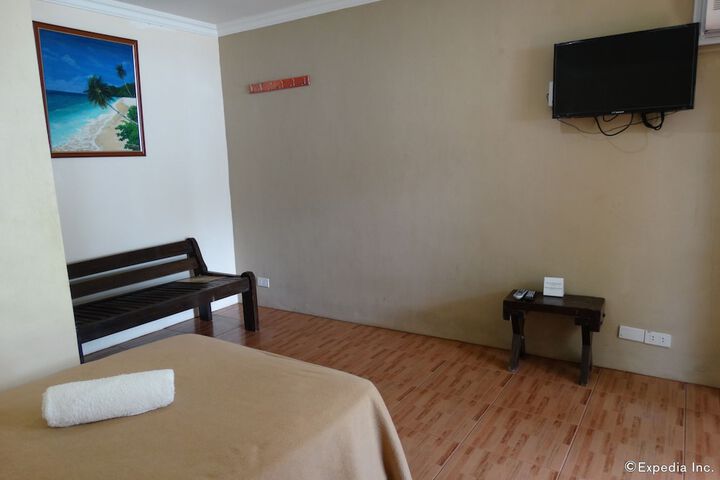 Room 9 of 42