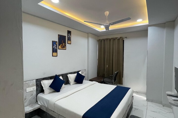 Room 13 of 24