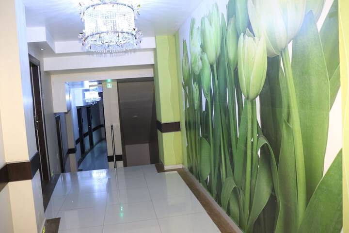 Ballroom/Hall 70 of 80