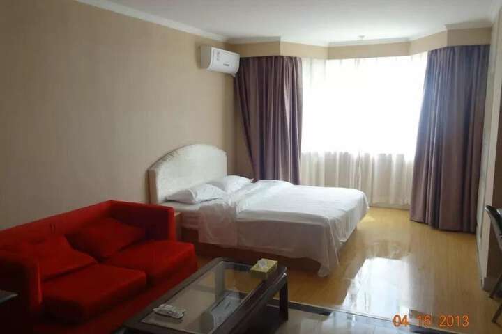 Room 8 of 43