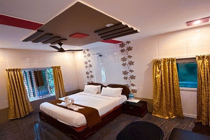Room 3 of 8