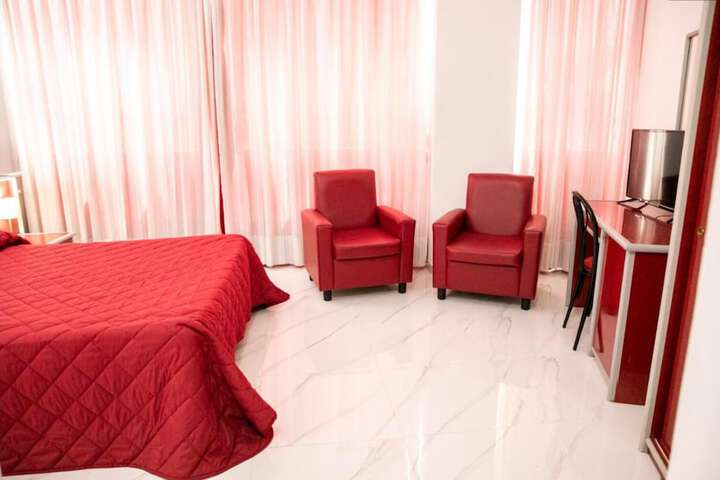 Room 9 of 26