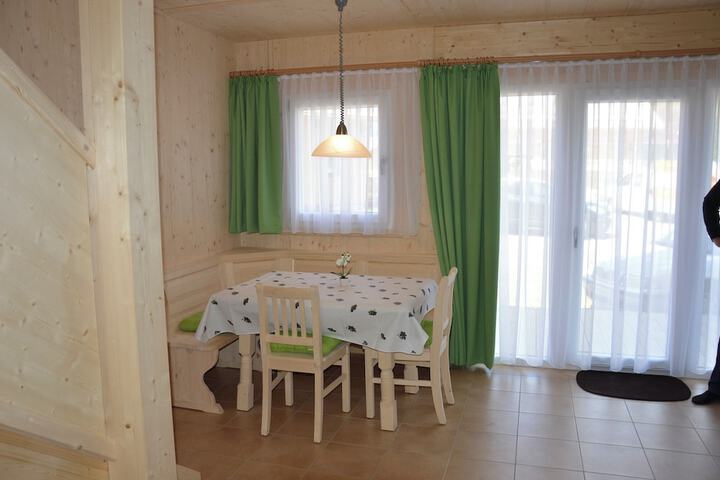 Room 5 of 193