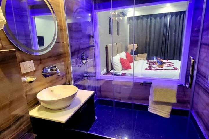 Room 29 of 37