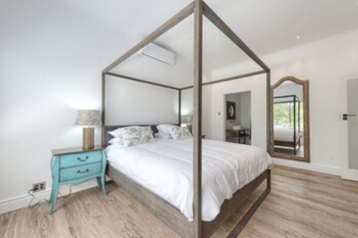 Room 14 of 22