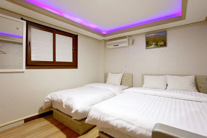 Room 2 of 14