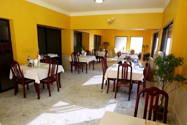 Dining Photos