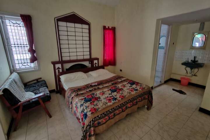Room 8 of 31