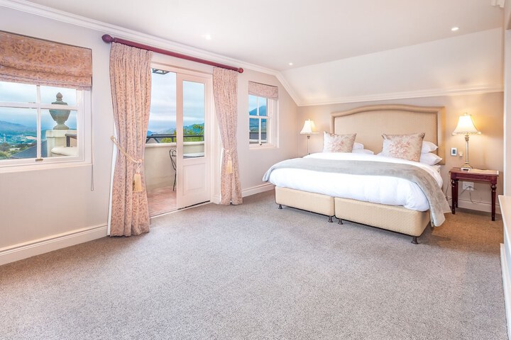 Room 20 of 220