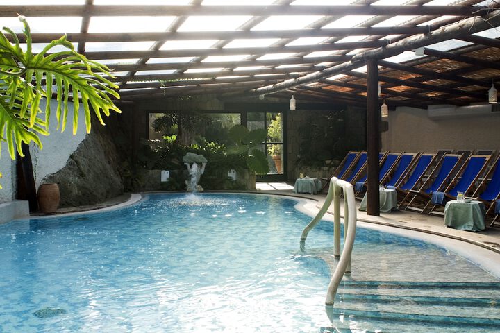 Pool 41 of 91