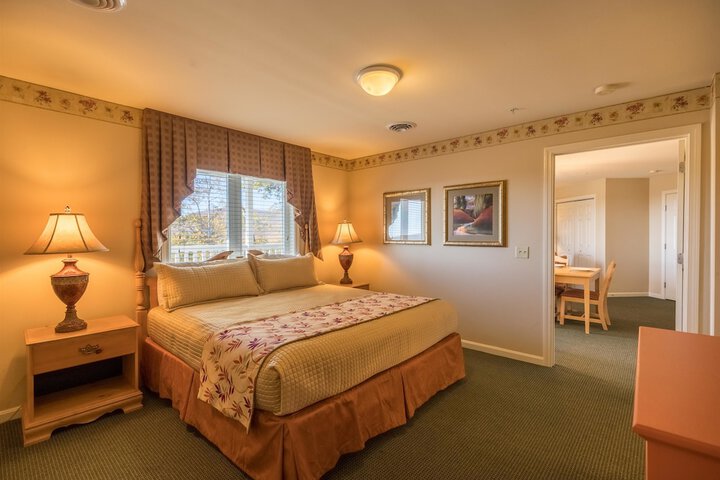 1 Bedroom Suite Queen Bed (18 of 39)