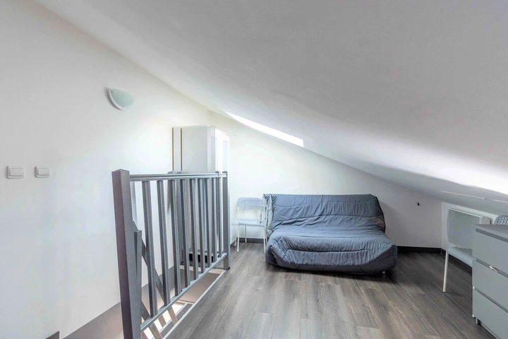 Room 3 of 9