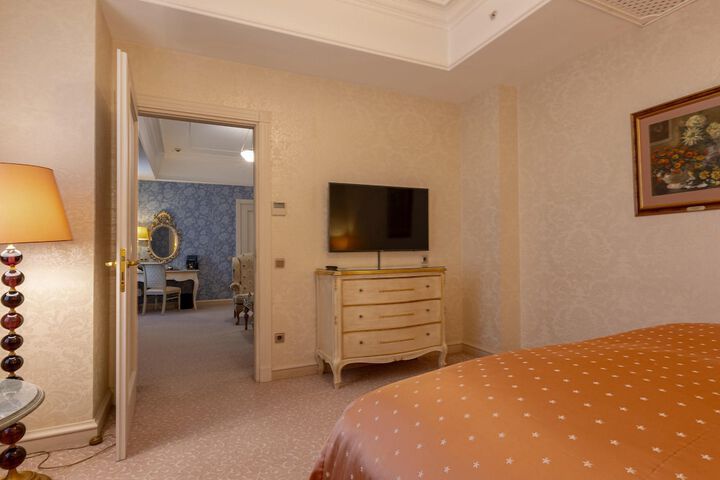 Room 110 of 339