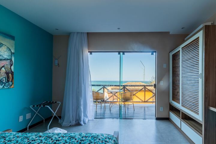 Room 33 of 181