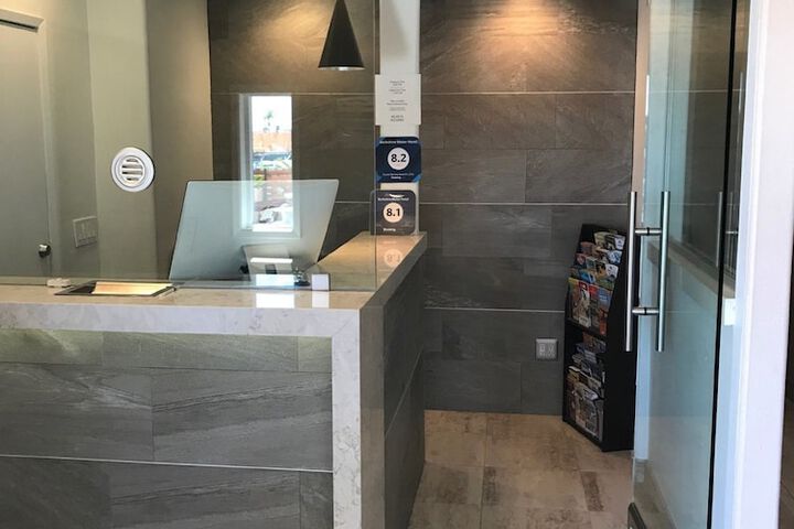 Check-in/check-out kiosk