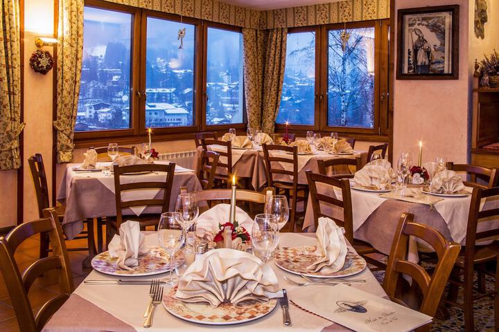 Dining Photos