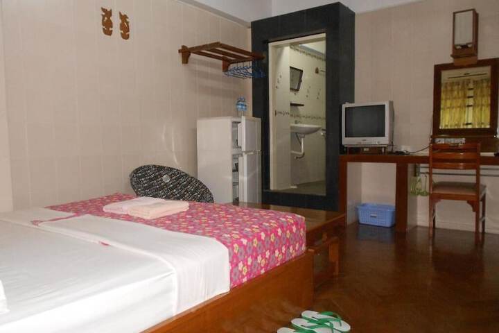 Room 30 of 63