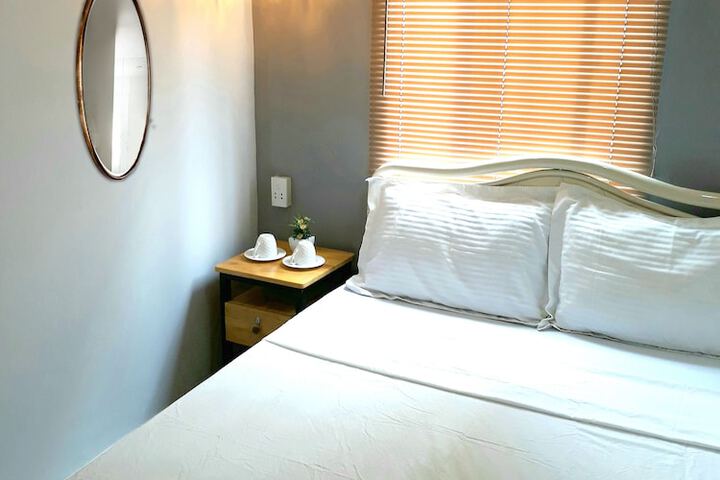 Room 7 of 34