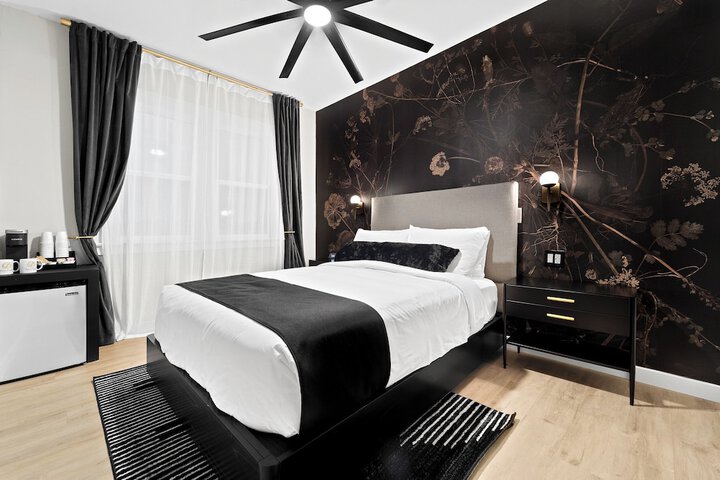 Room 20 of 33