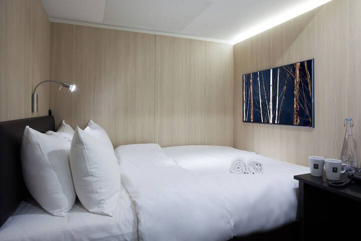 Room 15 of 36