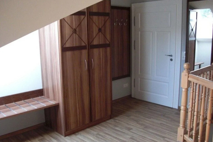 Room 2 of 16