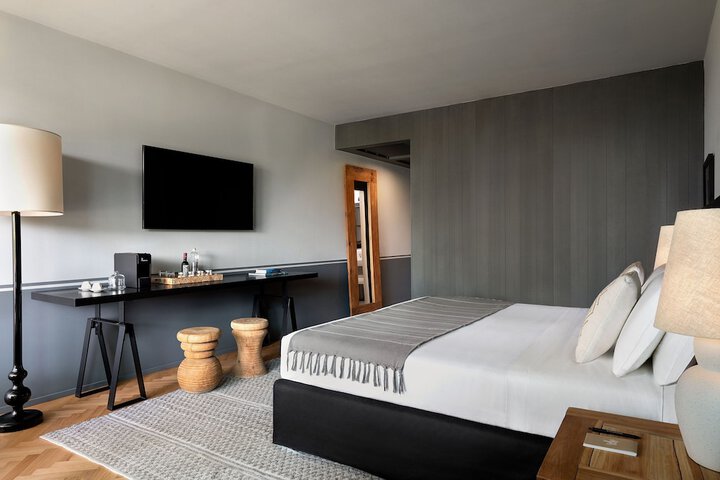 Room 8 of 113
