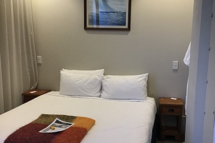 Room 28 of 53