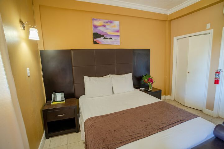 Room 2 of 63