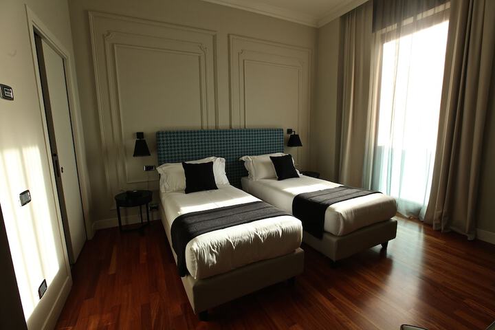 Room 13 of 90