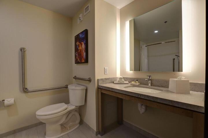Studio Suite (5 of 11)