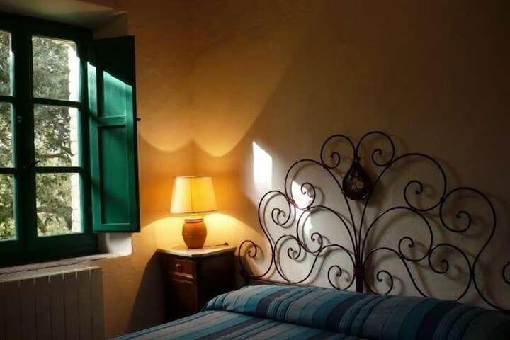 Room 2 of 34