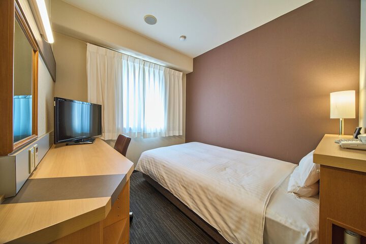 Room 8 of 20