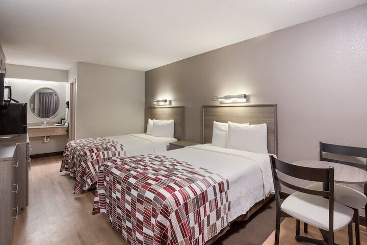 Standard Room, King or Two Doubles (9 of 9)