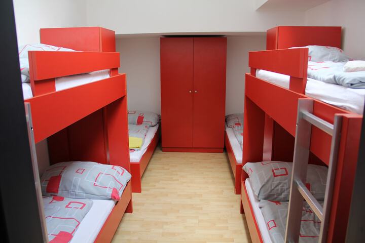 Room 5 of 39